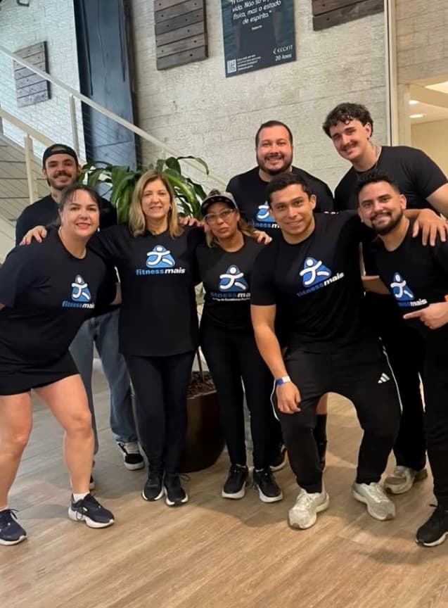 Geoffrey Genari com a equipe Fitness Mais na Certificação Workout Ginástica Coletiva, na Ecofit Cerro Corá